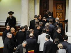 Народные депутаты из фракций БЮТ и НУ-НС в знак протеста покинули сессионный зал ВР