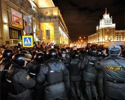 Human Rights Watch осудила российские власти за массовые аресты на митингах