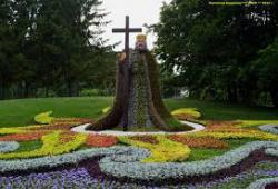 Выставка цветов открывает неделю празднования 1025-летия Крещения Руси 