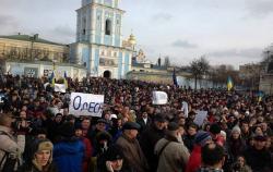 В Киеве Евромайдан перебрался на Михайловскую площадь: уже 40 тысяч митингующих 