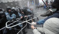 Янукович подписал закон об амнистии активистов Евромайдана