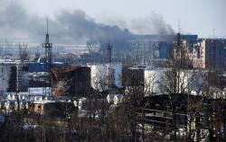Аэропорт Донецка остается эпицентром напряженности