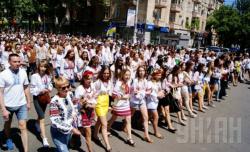 На юге Украины прошли рекордные марши вышиванок 