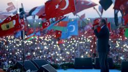 На конституционном референдуме в Турции победили сторонники перехода к президентской форме правления