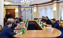 Президент Украины провел встречу с делегацией Конгресса США