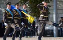 В Киеве состоялась церемонии поднятия государственного флага Украины