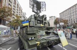На Крещатике открылась выставка вооружения и военной техники