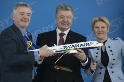 Президент принял участие в церемонии подписания контрактов между ГП "Международный аэропорт "Борисполь", ГП "Международный аэропорт "Львов" и авиакомпанией Ryanair