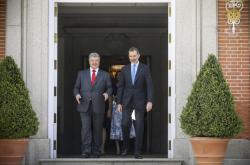 Президент Украины провел встречу с Королем Испании