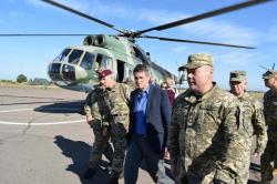 Госсекретарь по вопросам обороны Великобритании Гевин Уильямсон посетил Донбасс 