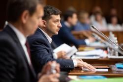 Зеленский призвал Конституционный Суд принять решение, за которое не будет стыдно перед украинцами
