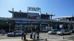 Аэропорт "Киев" возобновил работу после ложного сообщения о минировании