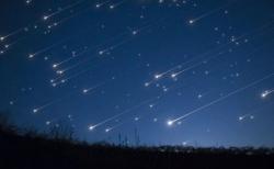 В ночь с 8 на 9 октября украинцы смогут наблюдать пик метеорного потока Дракониды
