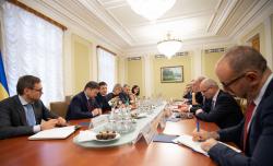 Владимир Зеленский провел встречу с послами стран "Большой семерки"