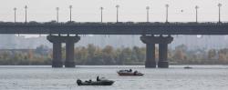В Киеве грузовикам запретили движение по мосту Патона