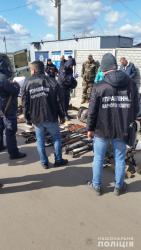 На блокпосту в Луганской области задержали микроавтобус с арсеналом оружия