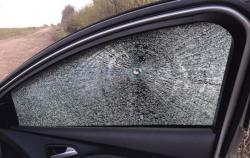Боевики обстреляли автомобиль журналистов из беспилотника