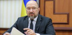 Шмыгаль объяснил задержку дополнительных выплат медикам