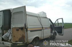 В Полтавской области неизвестные взорвали автомобиль "Укрпочты" и похитили 2,5 миллиона гривень