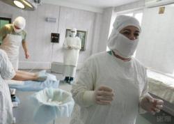 Кабмин утвердил повышение зарплат медикам с 1 сентября