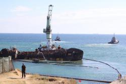 В Одессе аварийный танкер "Делфи" планируют отбуксировать до конца недели