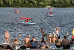 В Киеве запретили купаться на всех официальных пляжах
