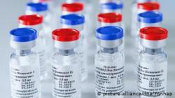 Несколько участников испытаний российской вакцины от COVID-19 заразились коронавирусом