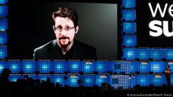 Сноуден получил бессрочный вид на жительство в РФ