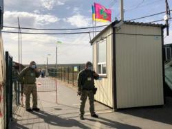 Оккупанты продолжают блокировать работу пяти КПВВ на Донбассе