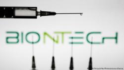 Великобритания одобрила вакцину BioNTech/Pfizer от коронавируса