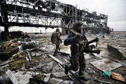 В Украине сегодня чтят память защитников Донецкого аэропорта
