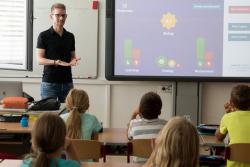 В 2021 году на зарплаты педагогов предусмотрено 99,6 млрд гривен
