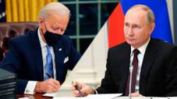 В Кремле прокомментировали разговор Путина и Байдена по Украине