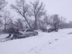 В четырех областях Украины ограничено движение транспорта из-за снегопада 
