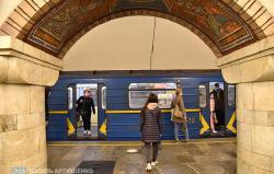 В Киеве две станции метро закрыли из-за сообщения о минировании