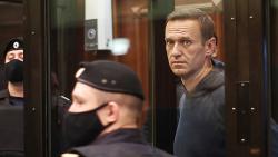 Суд Москвы заменил Навальному условный срок наказания на реальный
