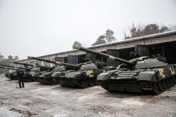 ВСУ получили пять отремонтированных танков Т-72