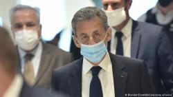 Суд Парижа приговорил Саркози к трем годам лишения свободы