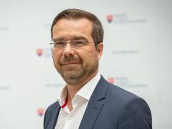 Министр здравоохранения Словакии подал в отставку на фоне кризиса из-за "Спутника V"