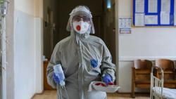 Шмыгаль заявил о начале третьей волны пандемии COVID-19 в Украине