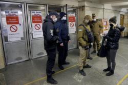 В Киеве полицейские усилили контроль за соблюдением гражданами правил карантина