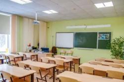 В Киеве приостановили прием первоклассников в школы