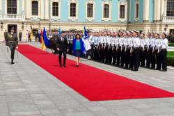 В Киеве состоялась официальная церемония встречи Президента Украины и Президента Грузии