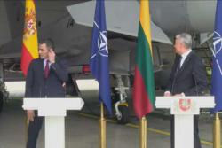 Брифинг лидеров Литвы и Испании экстренно прервали из-за российского самолета