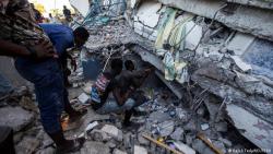 Число жертв землетрясения в Гаити продолжает расти