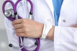 Подделка сертификатов: Минздрав требует отстранить руководство 15 больниц