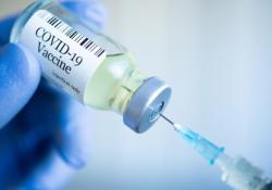 В Минздраве расширили список профессий с обязательной вакцинацией
