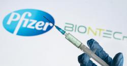 Украина подписала договор с компанией Pfizer на закупку инновационного препарата от COVID-19