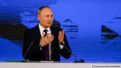Путин отверг обвинения ЕС и Украины в адрес "Газпрома"