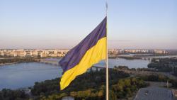 В Киеве приспустили Главный флаг Украины